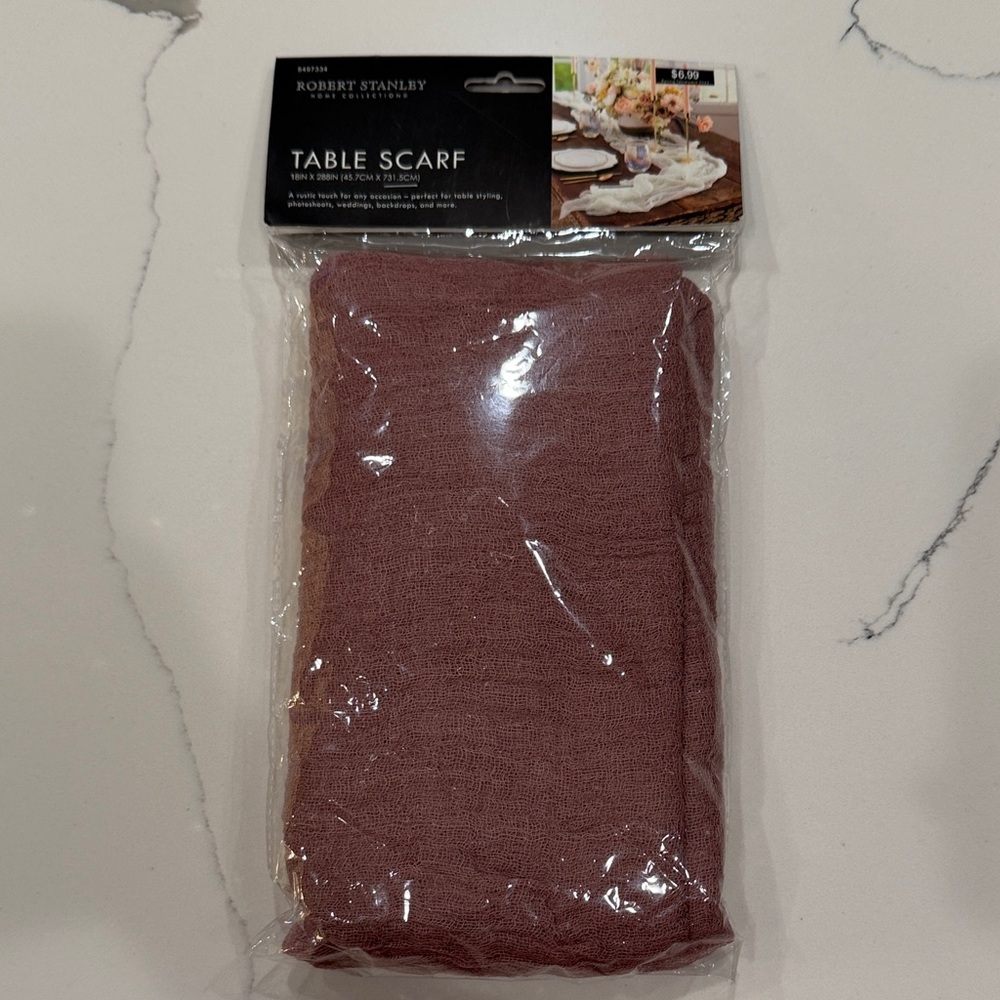 NWT Robert Stanley Mauve Table Scarf